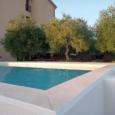 Tonivale - Heated Pool, Padel & Meeting Panzió Skrbčići
