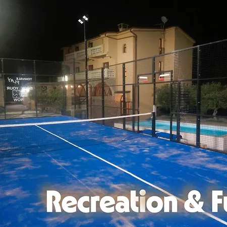فندق مبيت وإفطار Tonivale - Heated Pool, Padel & Meeting