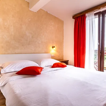 Tonivale Bed and Breakfast Skrbčići