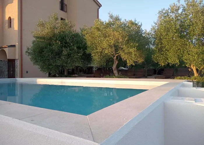 Tonivale فندق مبيت وإفطار Skrbčići