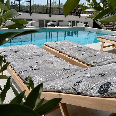 Bed & Breakfast Tonivale - Heated Pool, Padel & Meeting