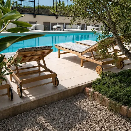 Bed & Breakfast Tonivale - Heated Pool, Padel & Meeting Skrbcici
