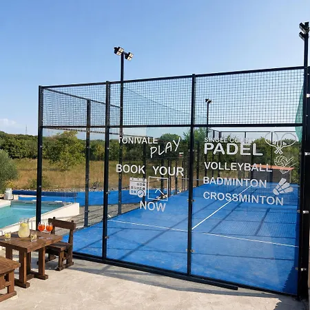Tonivale - Heated Pool, Padel & Meeting