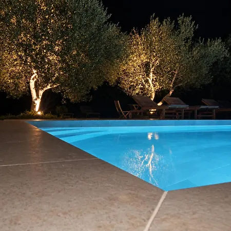 Tonivale - Heated Pool, Padel & Meeting 3*