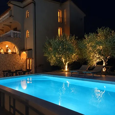Tonivale - Heated Pool, Padel & Meeting Bed & Breakfast 3*